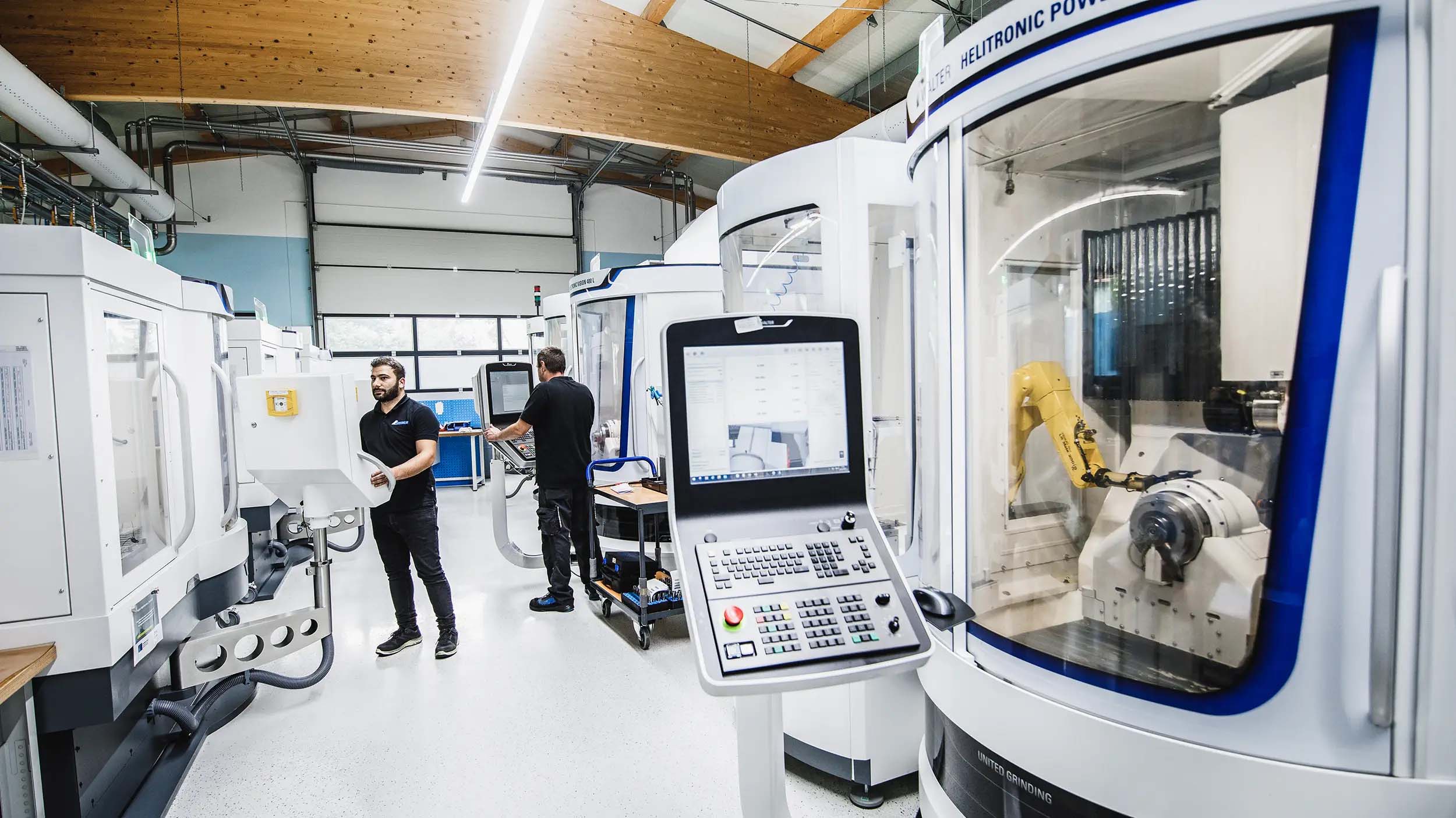 J. Bauer Präzisionswerkzeuge Normwerkzeuge Spezialwerkzeuge Produkte Fertigung Team Cutting Tools Nachhaltigkeit Qualität