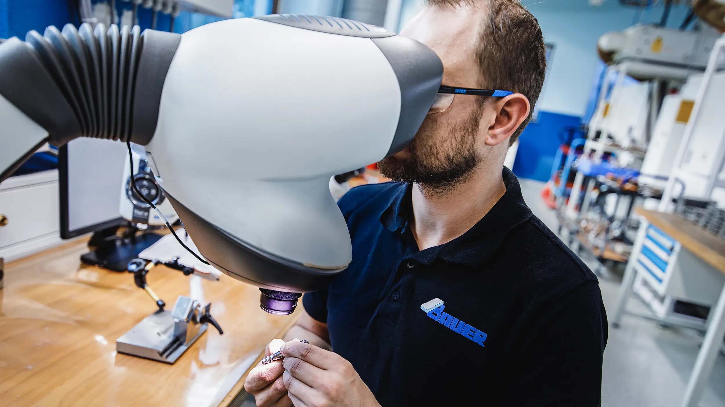 J. Bauer Präzisionswerkzeuge Normwerkzeuge Spezialwerkzeuge Produkte Fertigung Team Cutting Tools Nachhaltigkeit Qualität